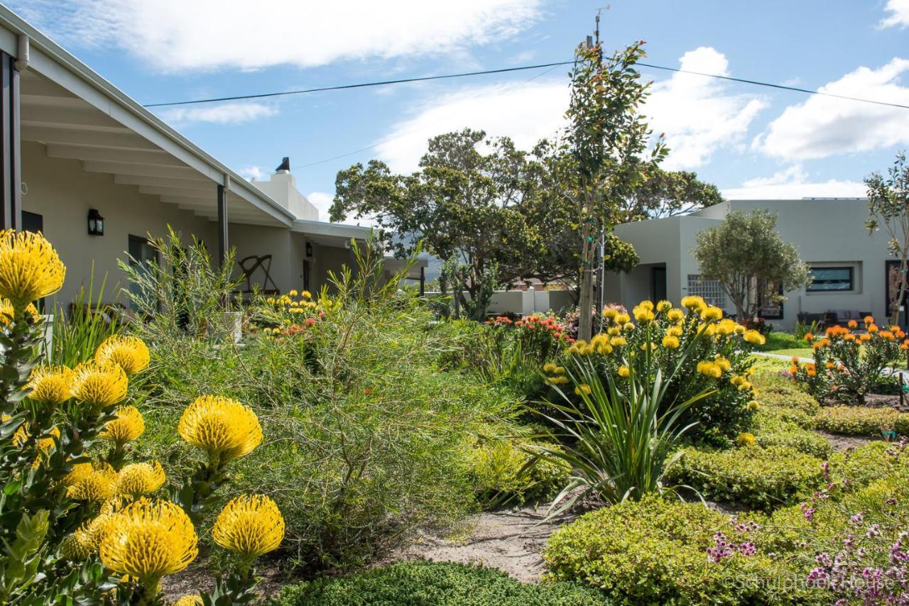 Schulphoek Seafront House ヘルマナス エクステリア 写真 The gardens at the National Centre for Palliative Care